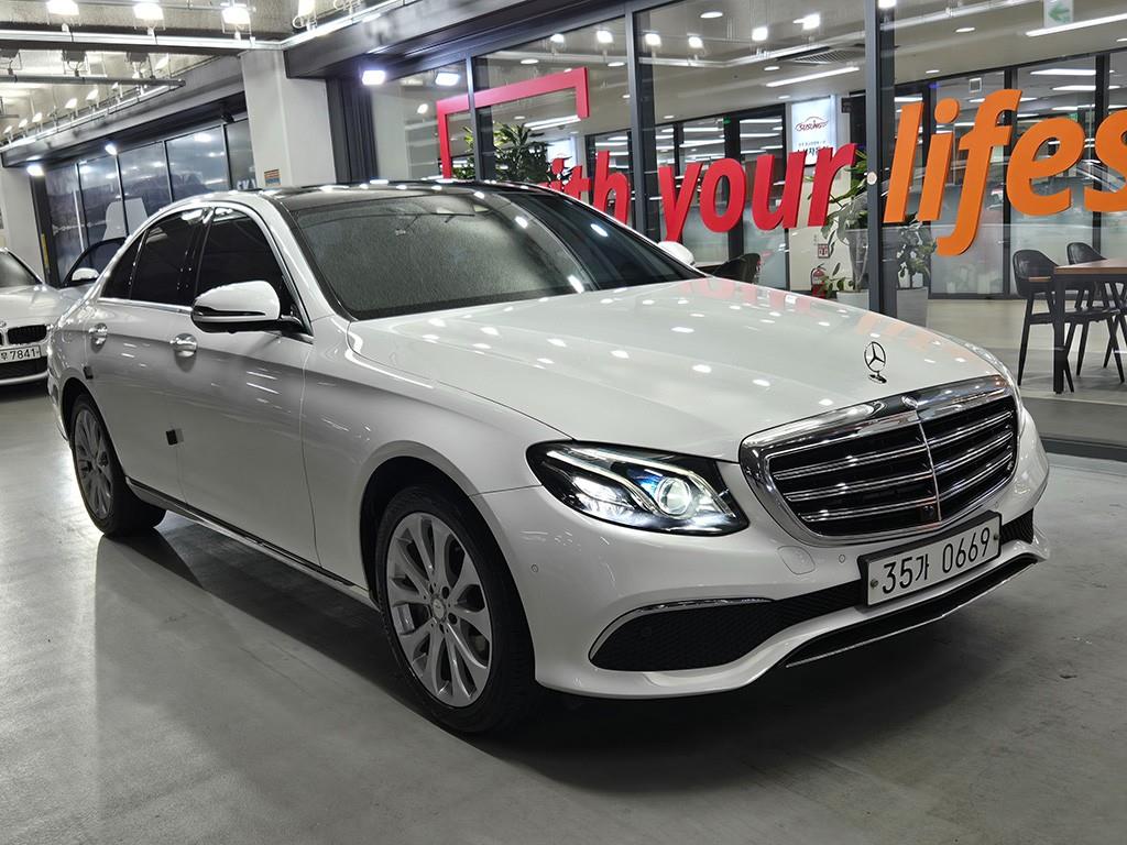Mercedes Benz E class 2017 Blanco - Importación desde Corea - HF Imports Iquique - Foto 1