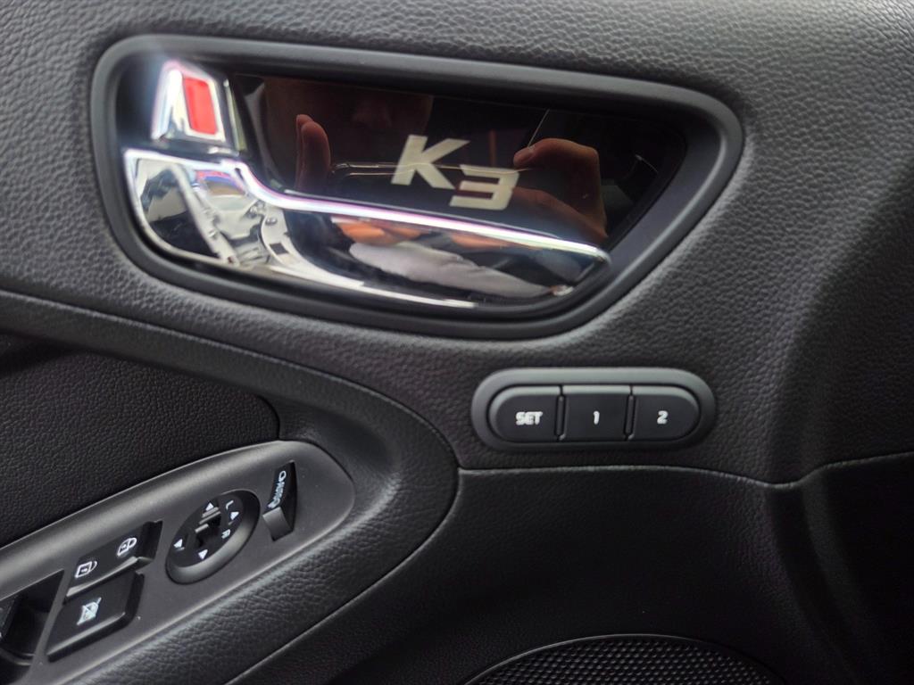 KIA K3 - Vista 10
