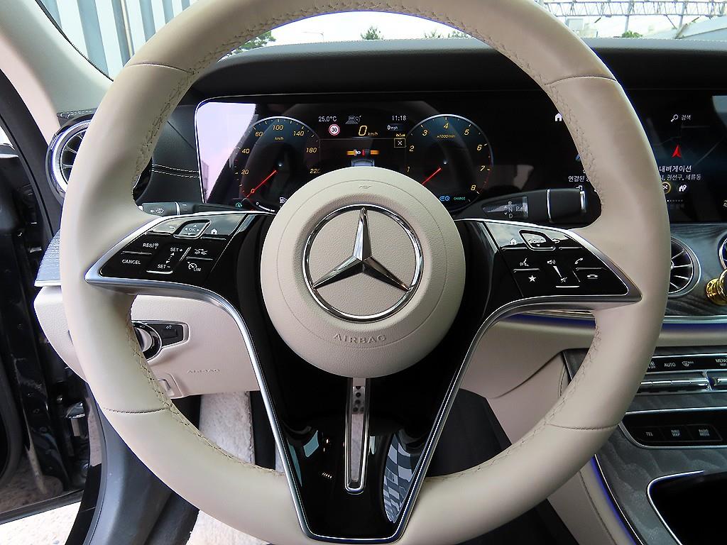 Mercedes Benz CLS Class - Vista 8