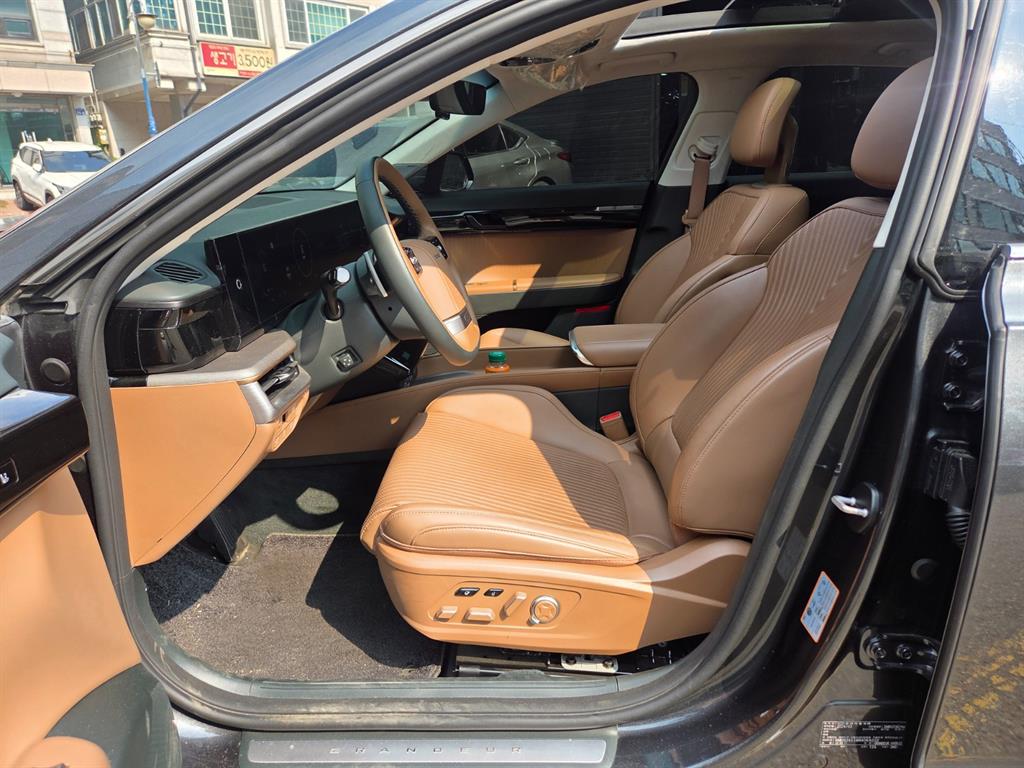 HYUNDAI Grandeur - Vista 6