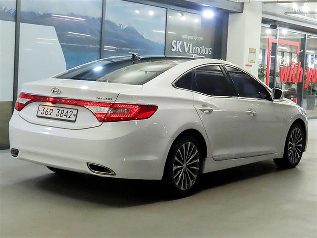 HYUNDAI Grandeur - Vista 4