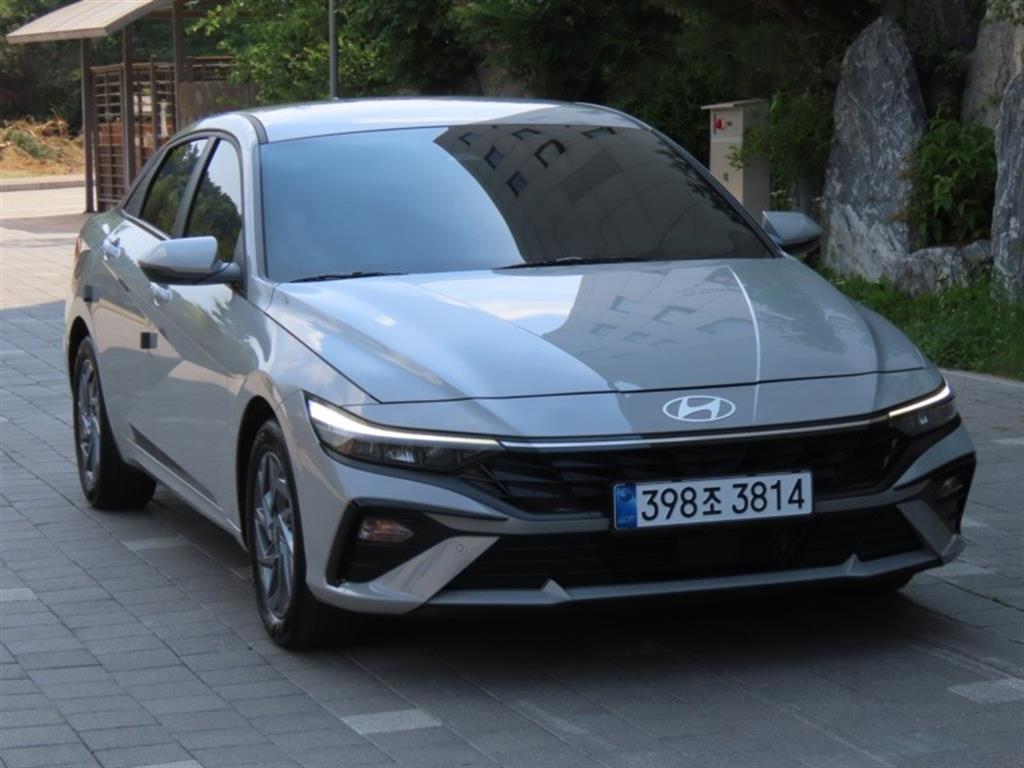HYUNDAI Avante - Vista 3