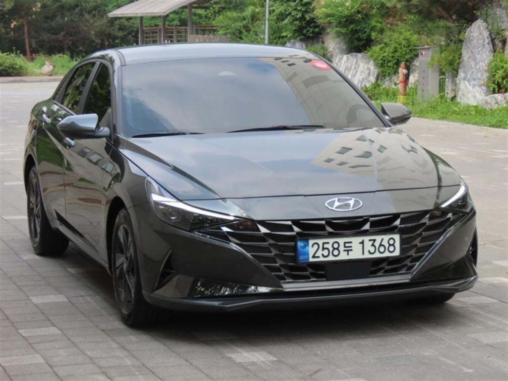 HYUNDAI Avante - Vista 3