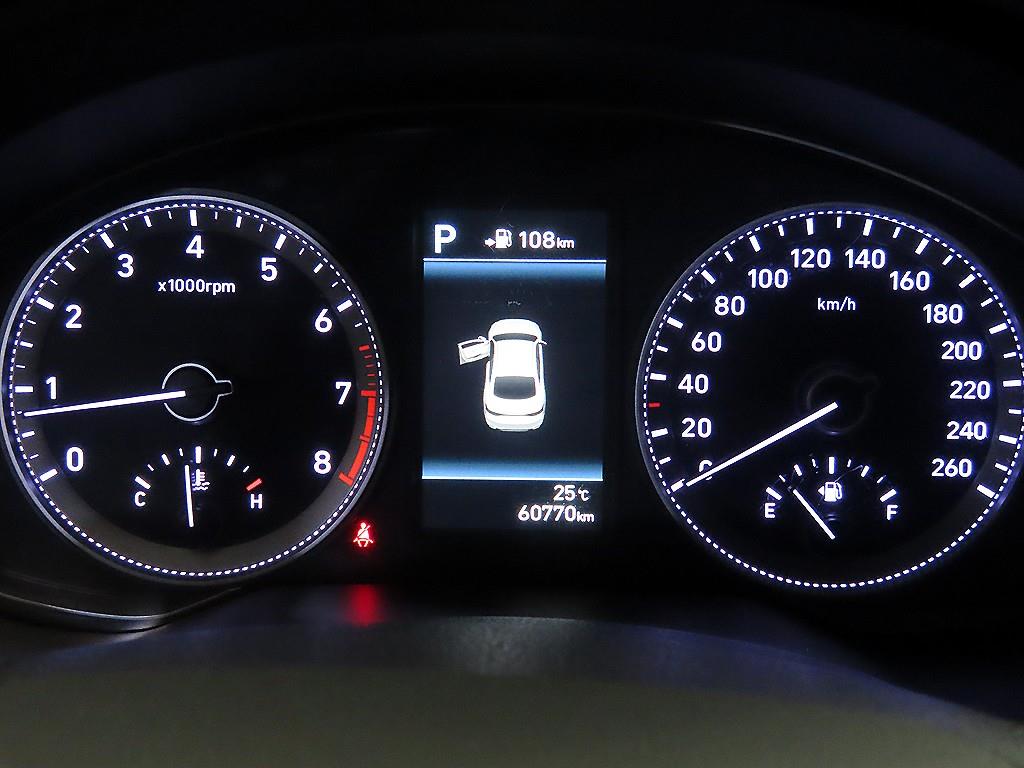HYUNDAI Grandeur - Vista 9