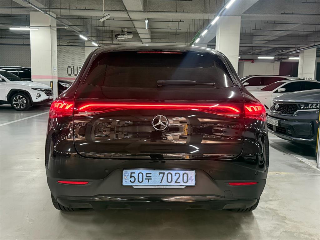Mercedes Benz EQE - Vista 5