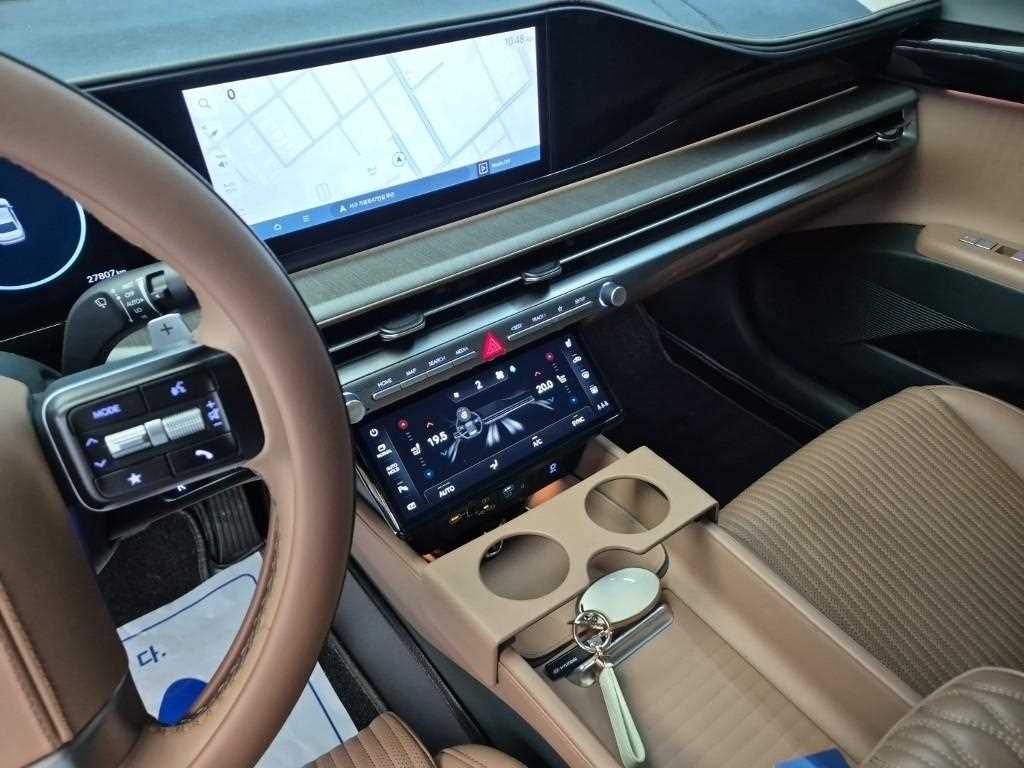 HYUNDAI Grandeur - Vista 10