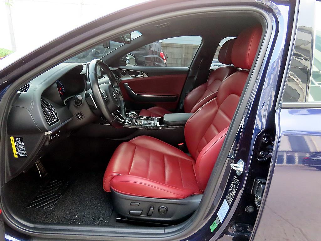 KIA Stinger - Vista 5