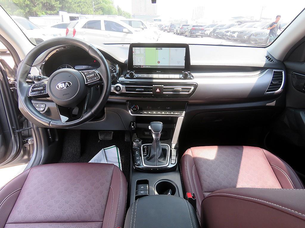 KIA Seltos - Vista 9