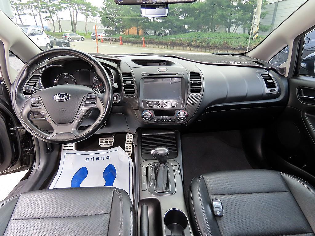 KIA K3 - Vista 8