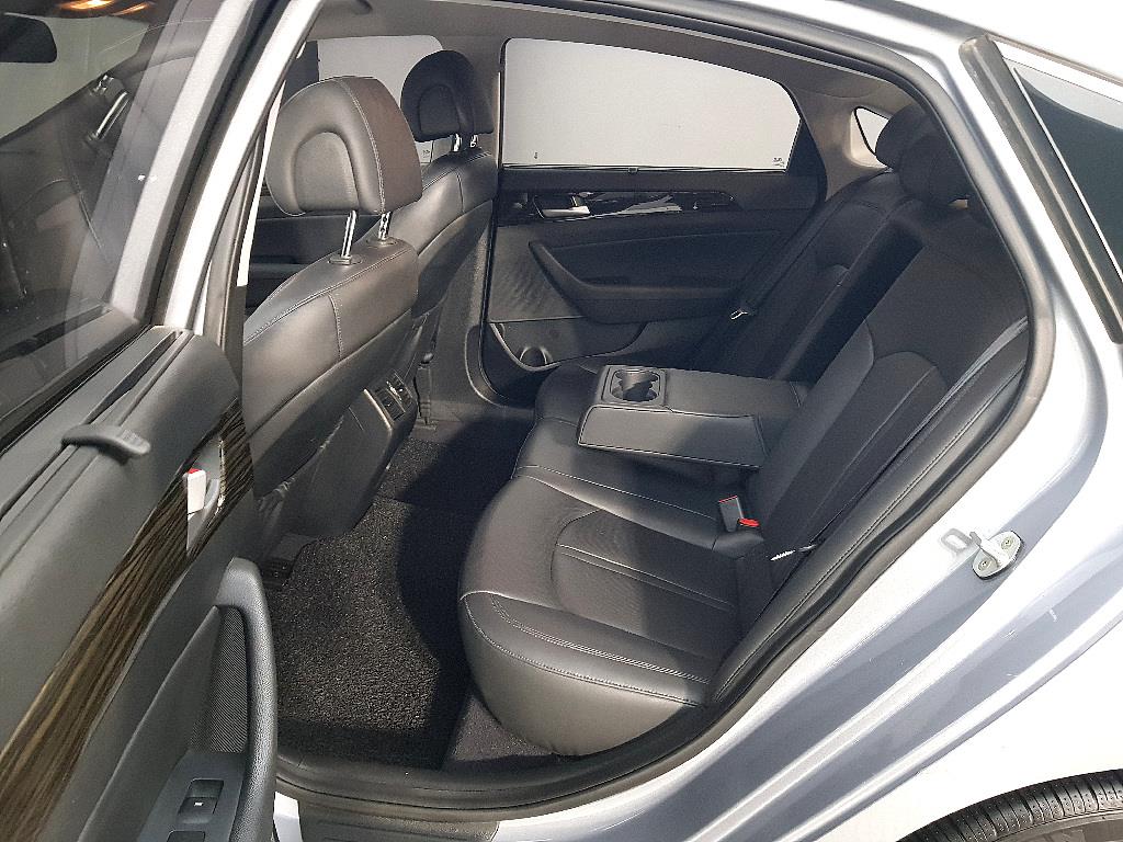 HYUNDAI Sonata - Vista 9