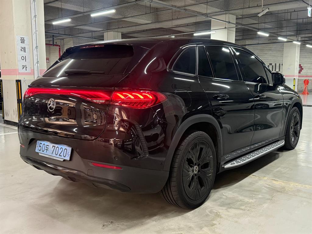 Mercedes Benz EQE - Vista 4