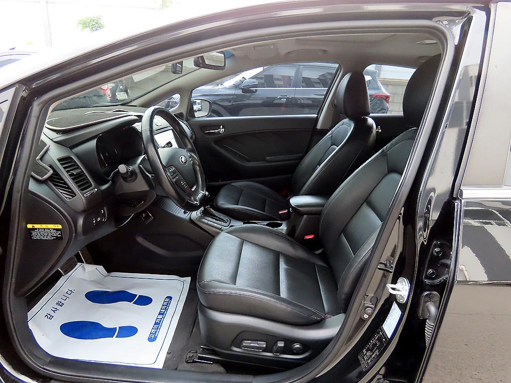 KIA K3 - Vista 5
