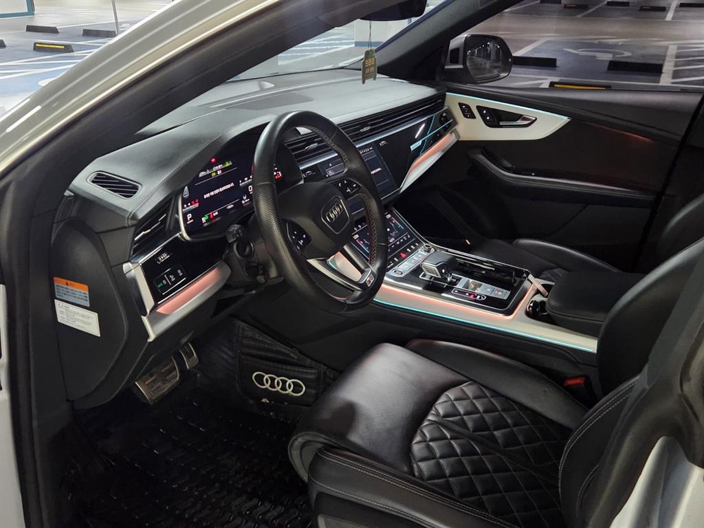 Audi Q8 - Vista 6