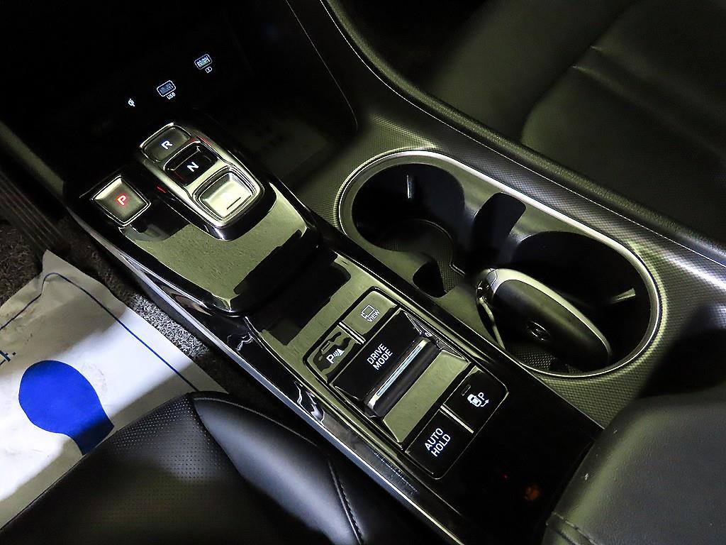 HYUNDAI Sonata - Vista 12