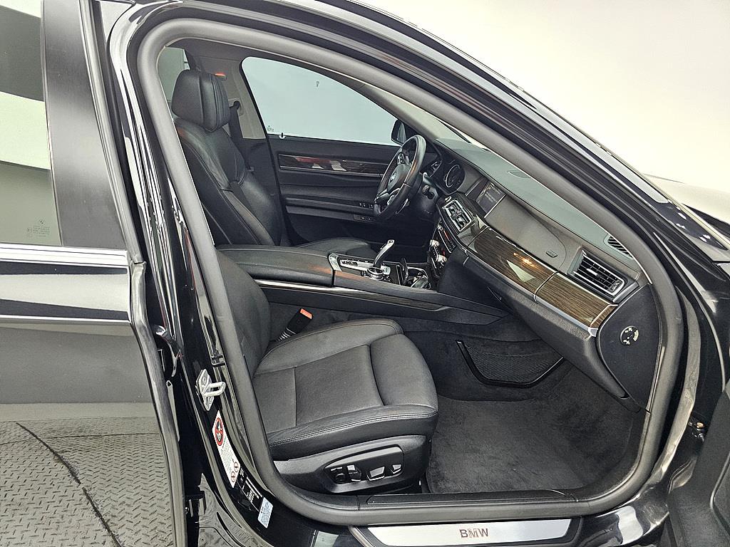 BMW 7 Series - Vista 11
