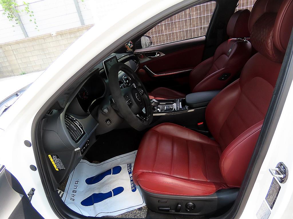 KIA Stinger - Vista 5