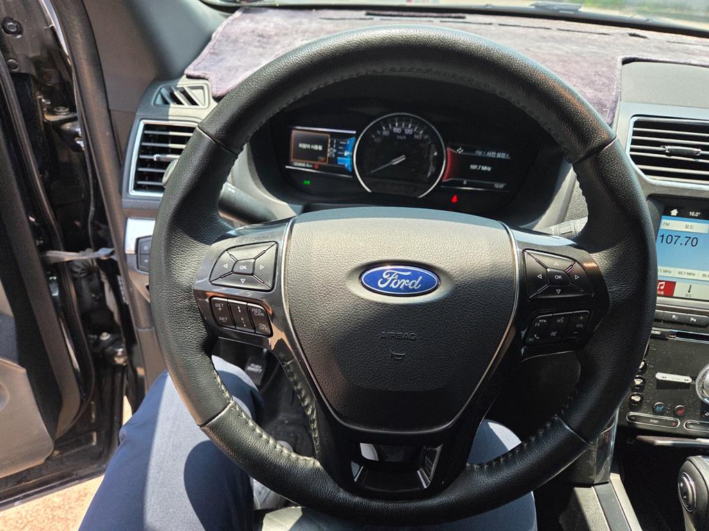 Ford Explorer - Vista 12