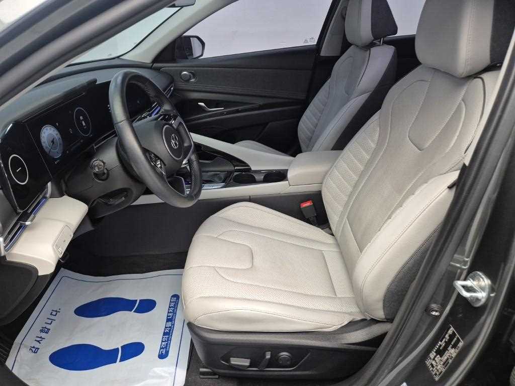 HYUNDAI Avante - Vista 11