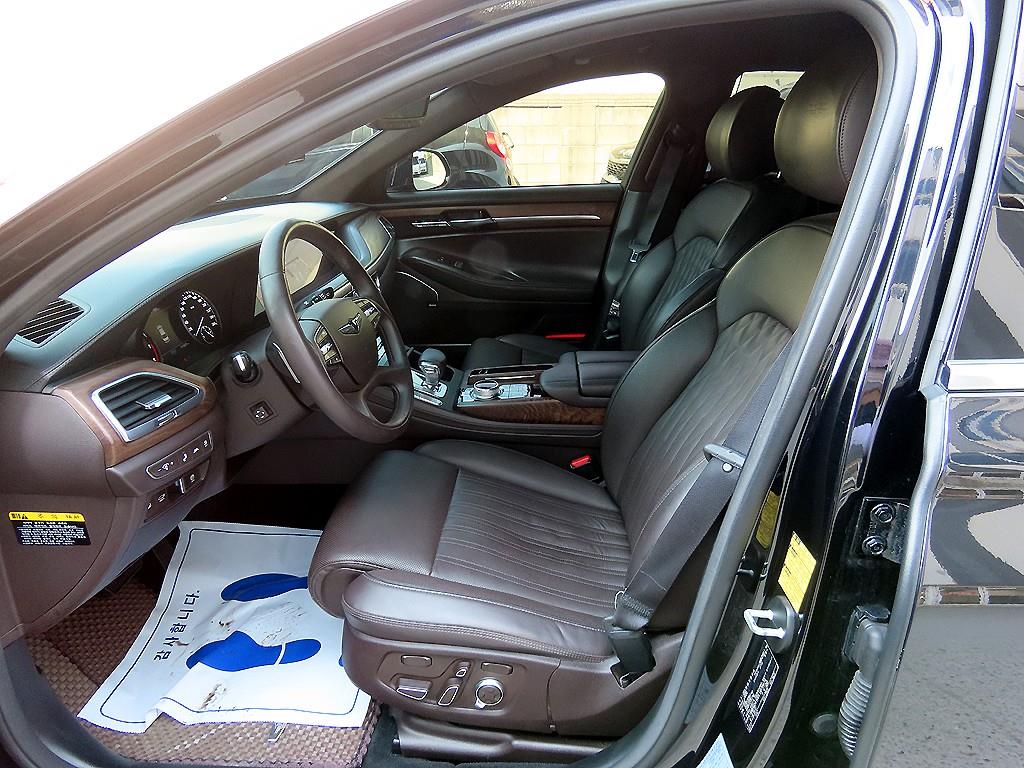Genesis G90 - Vista 5