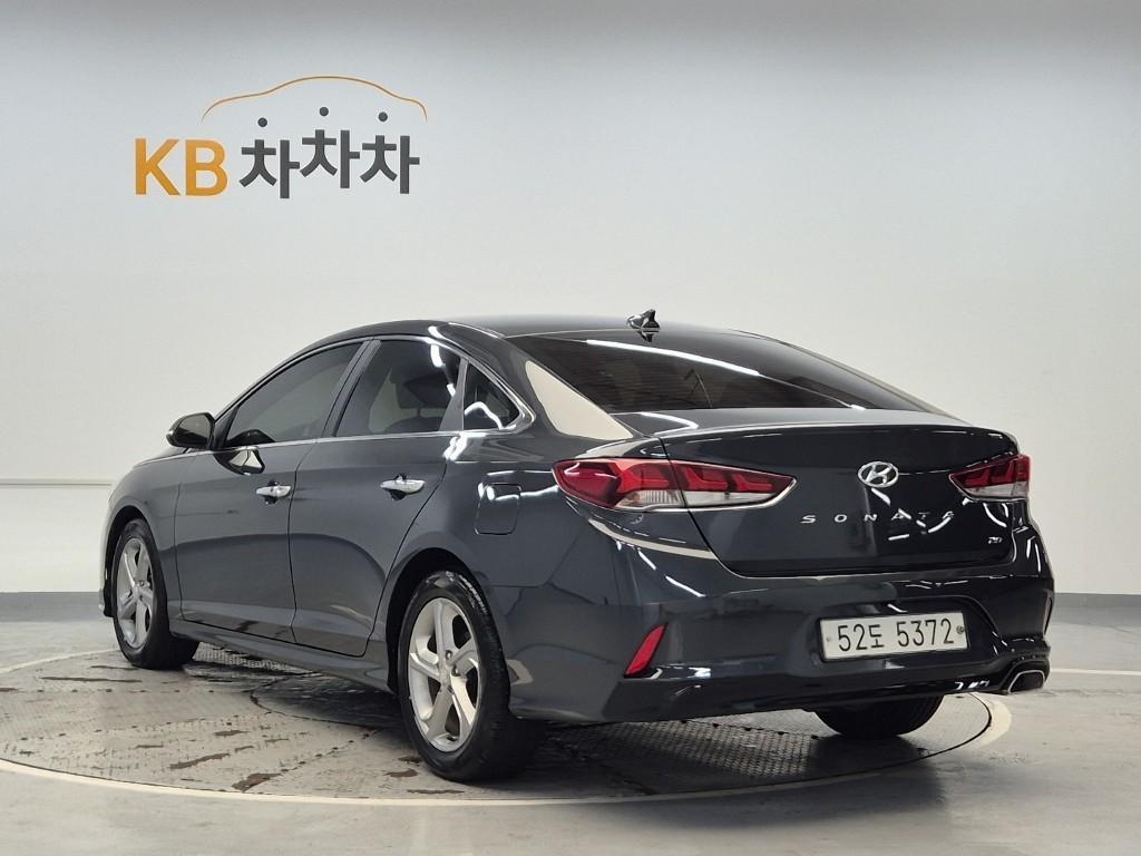 HYUNDAI Sonata - Vista 4