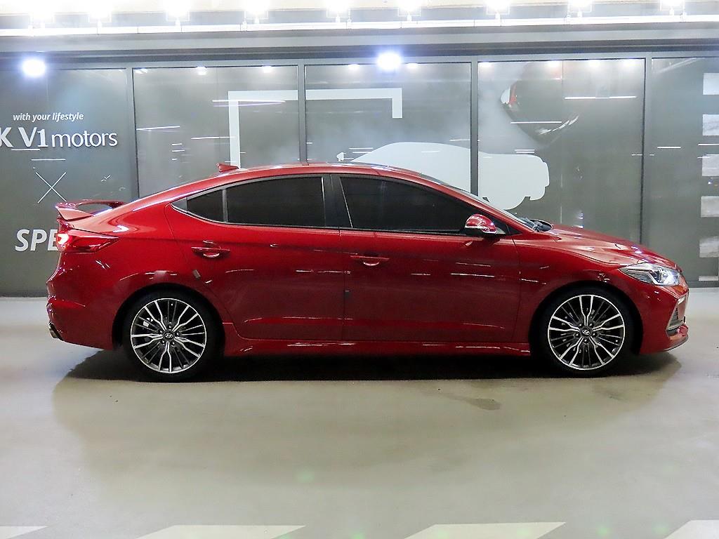 HYUNDAI Avante - Vista 3