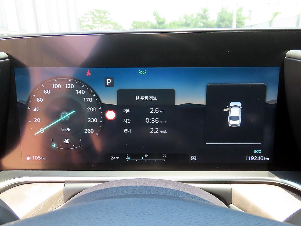 Genesis G90 - Vista 9
