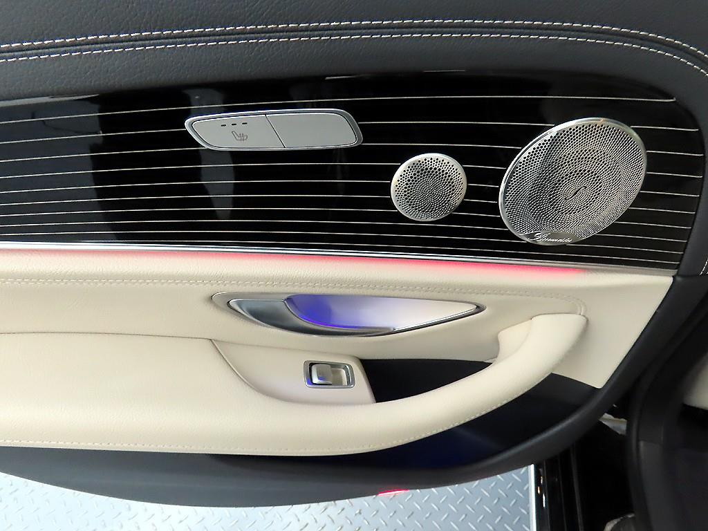 Mercedes Benz E class - Vista 12