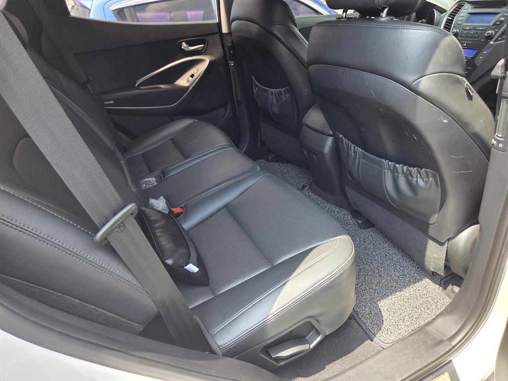 HYUNDAI Santa Fe - Vista 5