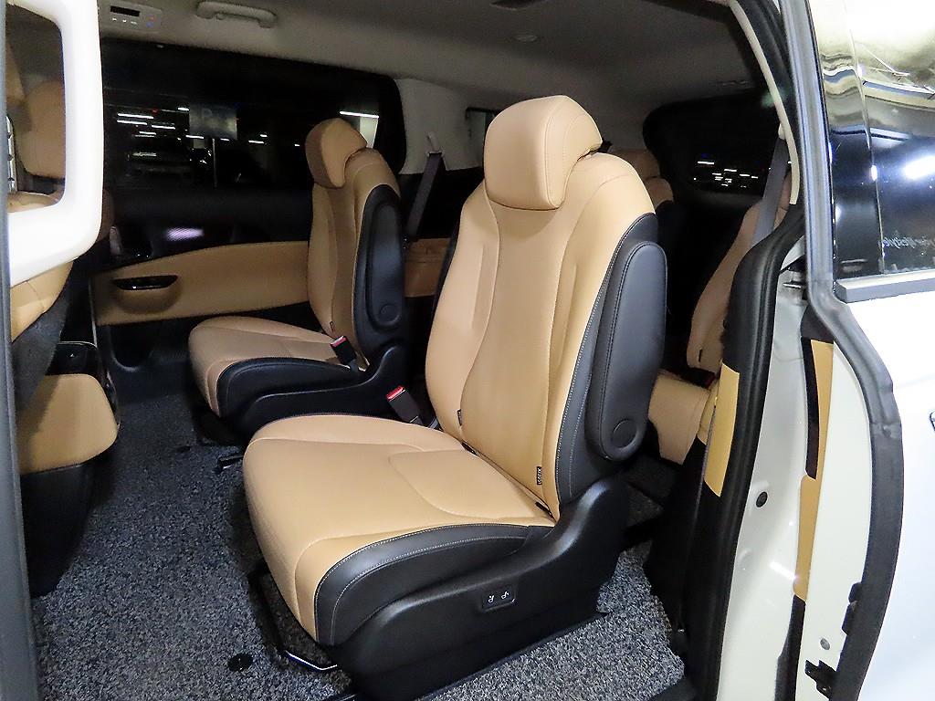 KIA Carnival - Vista 7
