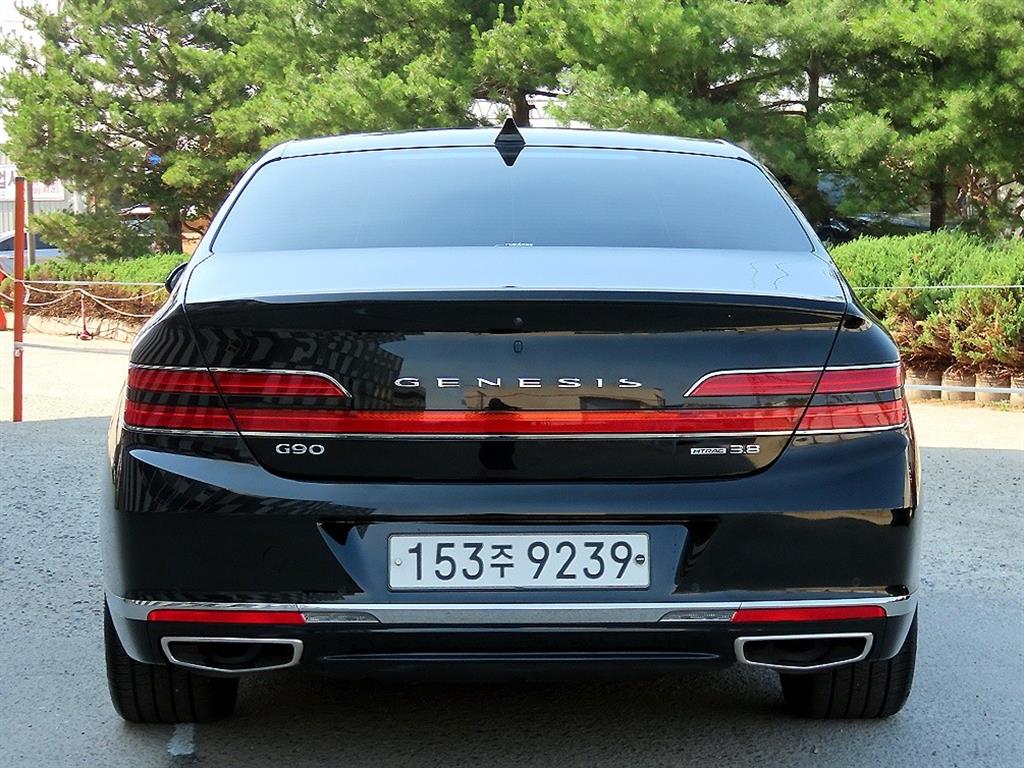 Genesis G90 - Vista 4