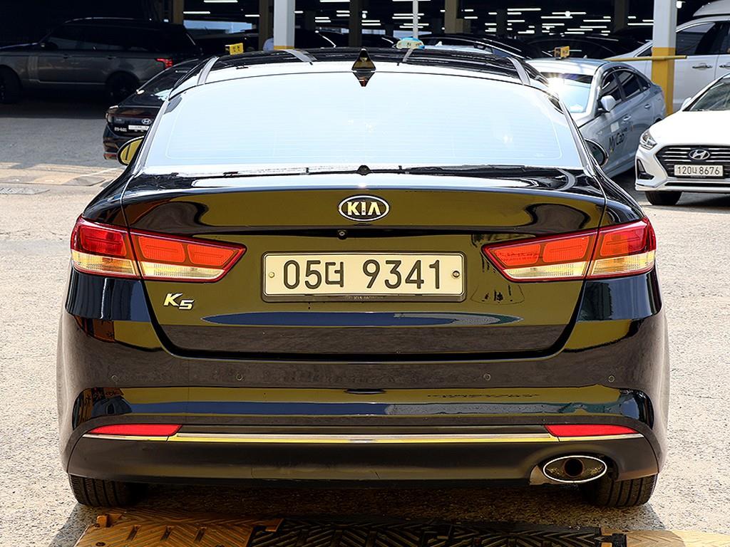 KIA K5 - Vista 5