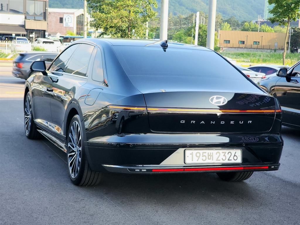 HYUNDAI Grandeur - Vista 3