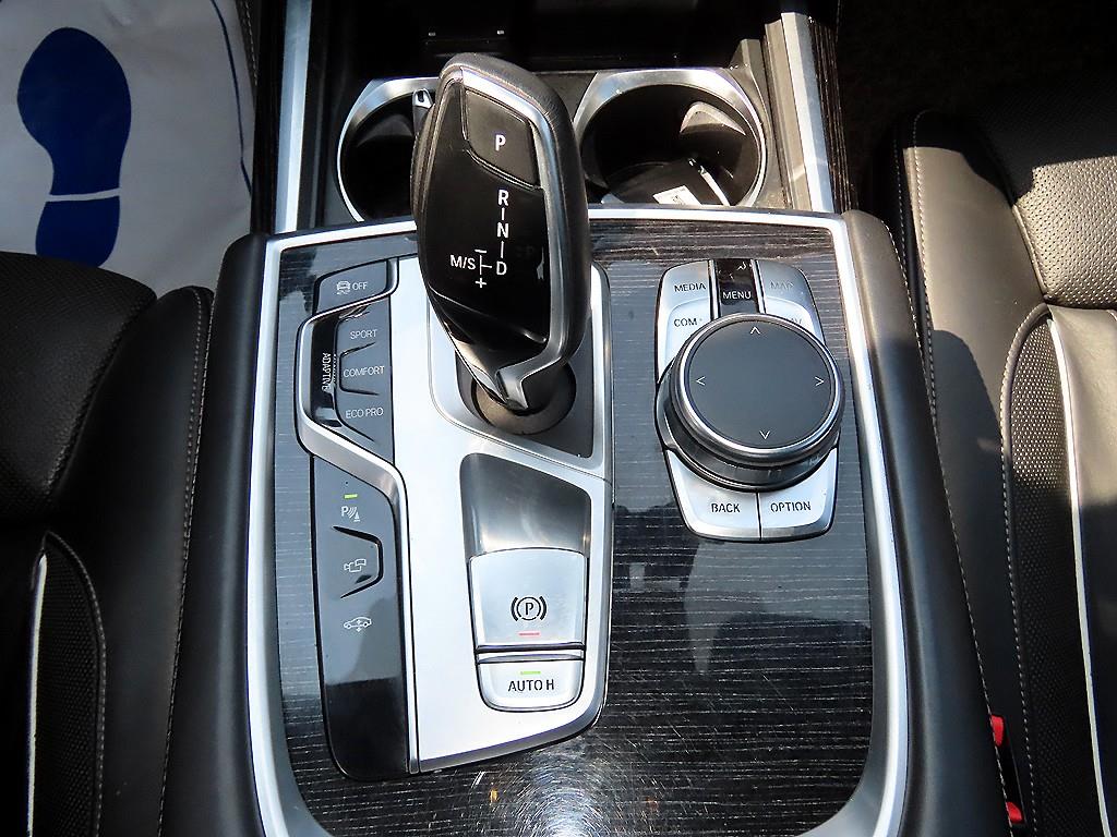BMW 7 Series - Vista 11