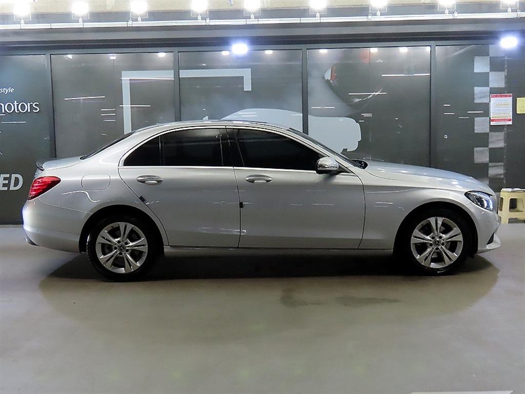Mercedes Benz C Class - Vista 3