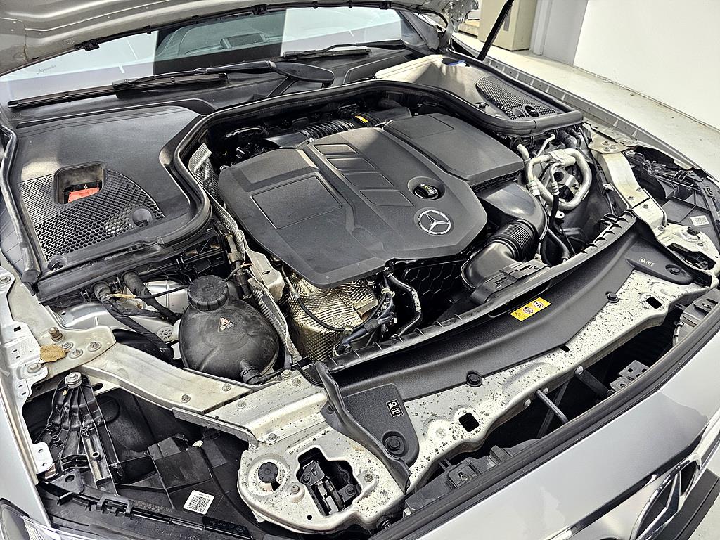 Mercedes Benz E class - Vista 6