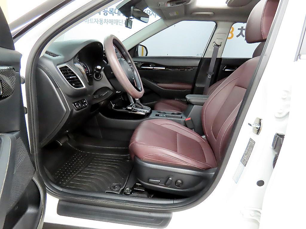 KIA Seltos - Vista 5