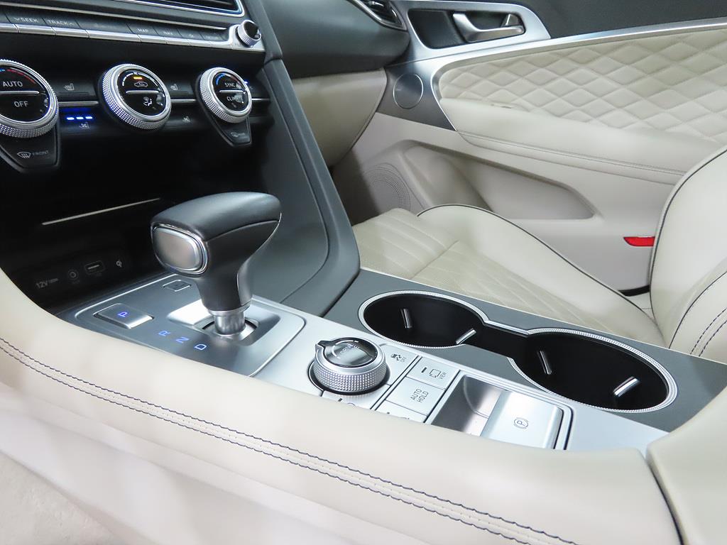 Genesis G70 - Vista 11