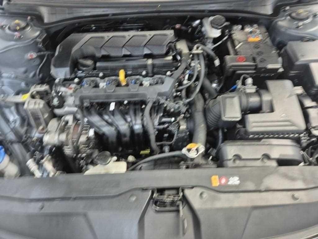 HYUNDAI Avante - Vista 5