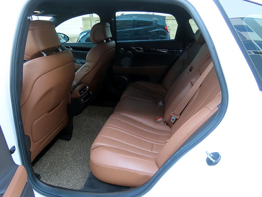 Genesis G80 - Vista 6