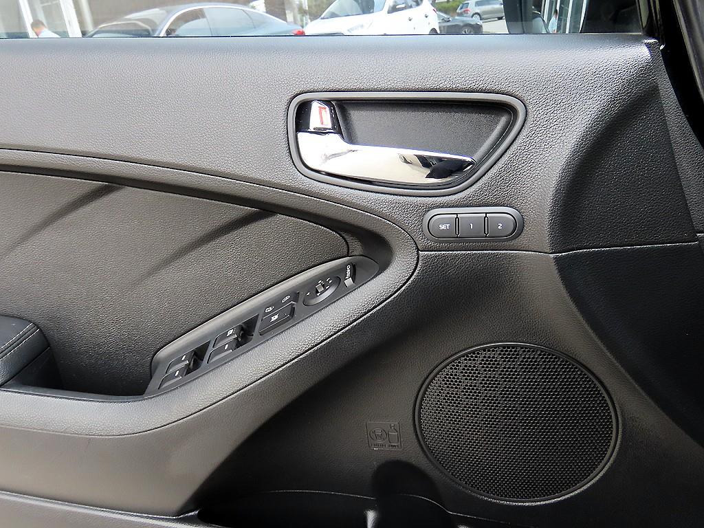 KIA K3 - Vista 12