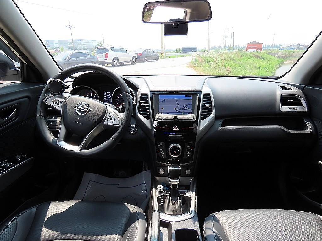 Ssangyong Tivoli - Vista 9