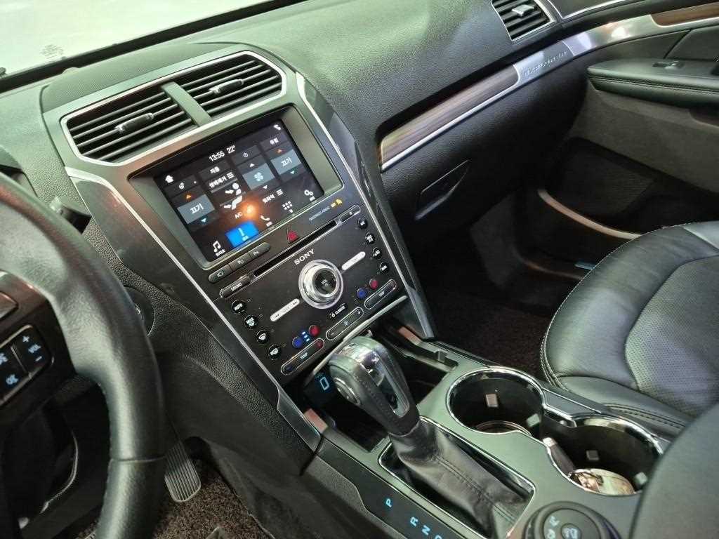 Ford Explorer - Vista 10