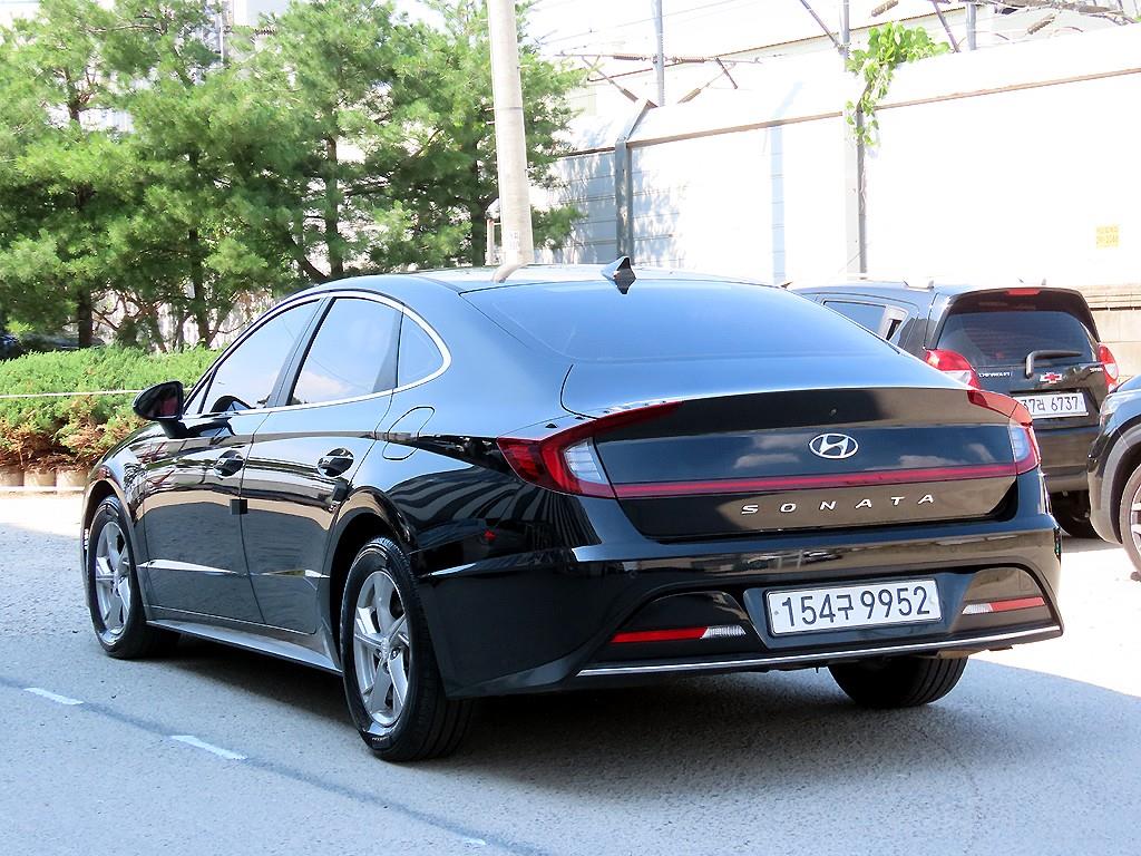 HYUNDAI Sonata - Vista 3