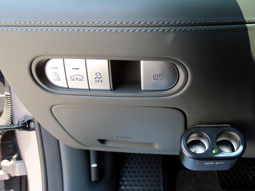 Genesis G90 - Vista 12