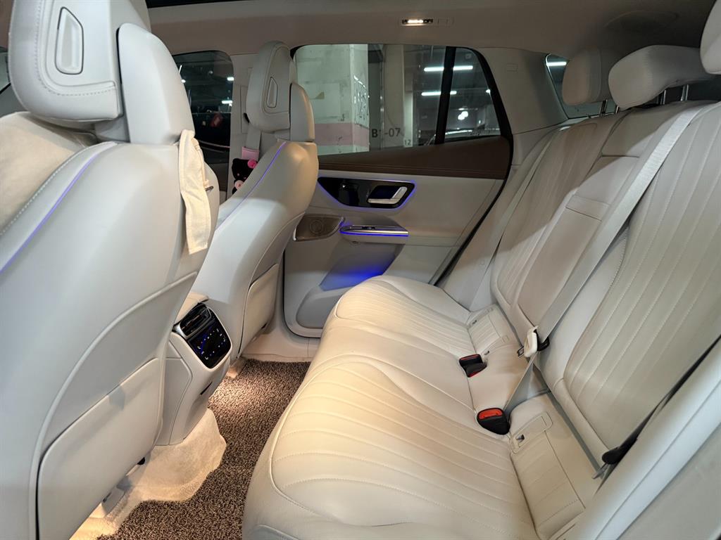 Mercedes Benz EQE - Vista 8