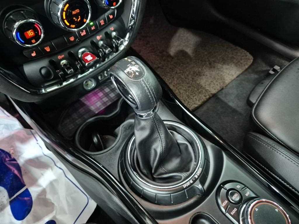 Mini Clubman - Vista 8