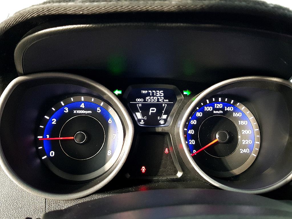 HYUNDAI Avante - Vista 7