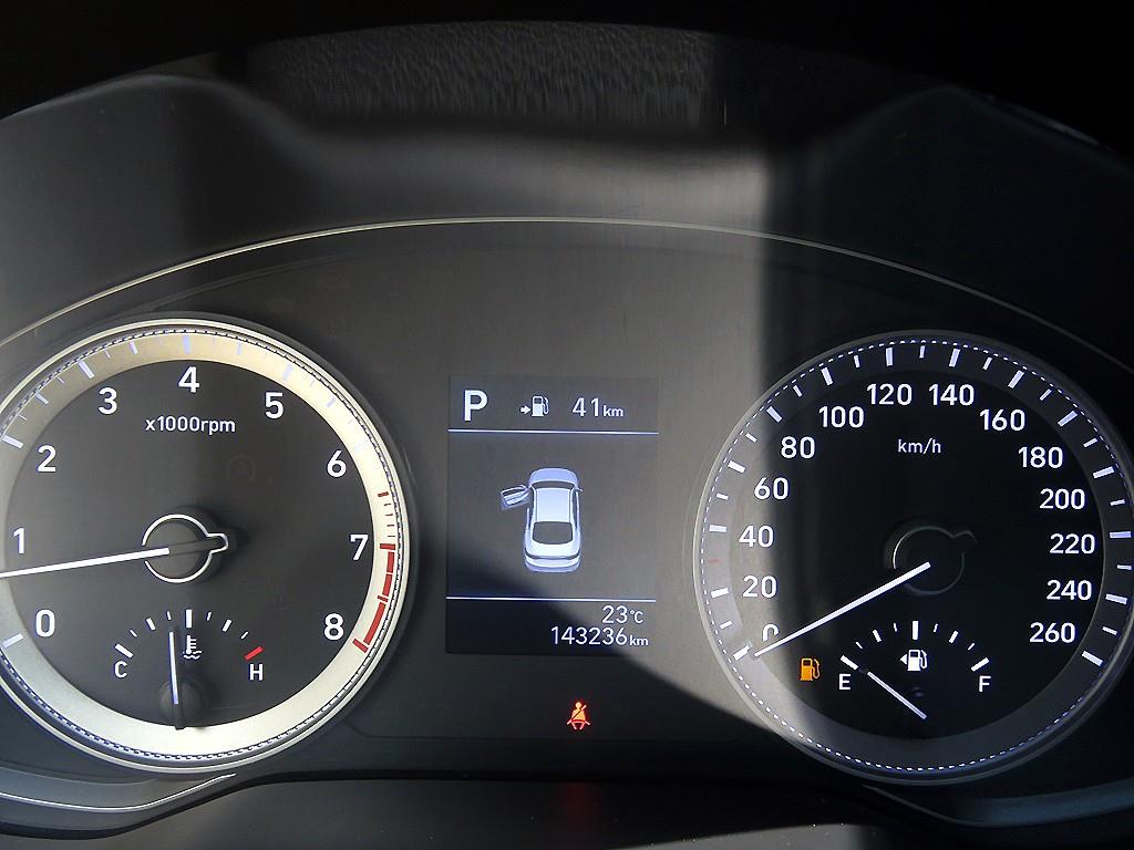 HYUNDAI Grandeur - Vista 11