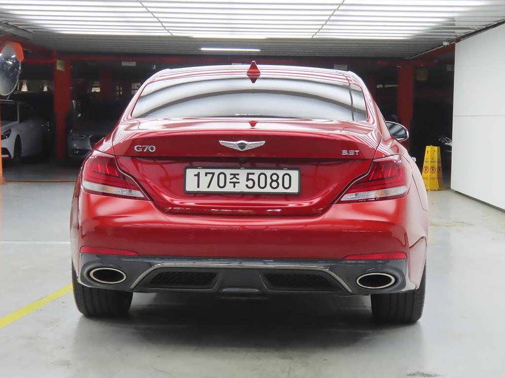 Genesis G70 - Vista 3