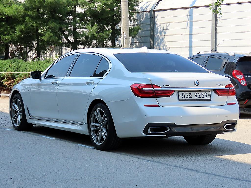 BMW 7 Series - Vista 3
